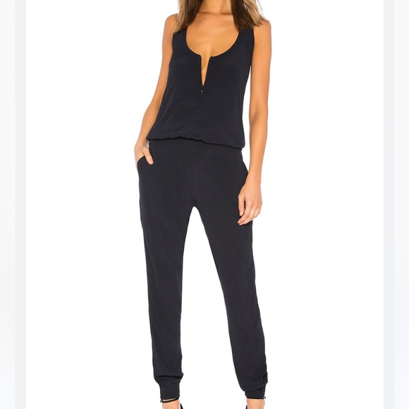 Monrow Revolve sleeveless zip crepe jogger jumpsuit in Neptune NWT - Picture 1 of 12